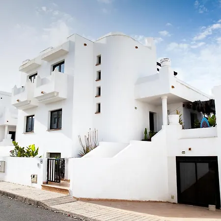 Surf Dream Surfhouse אכסניה