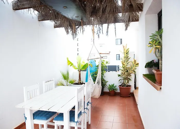 Surf Dream Surfhouse אכסניה *