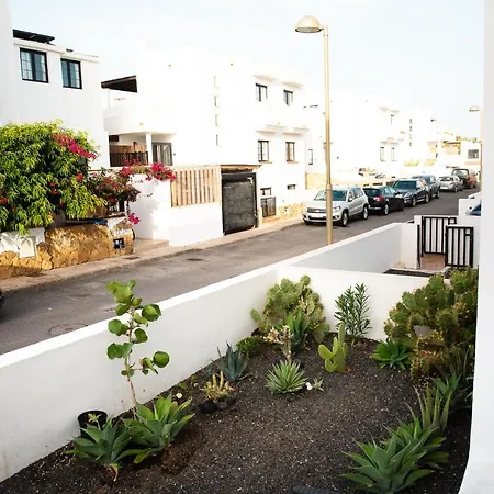 Surf Dream Surfhouse Hostel Corralejo