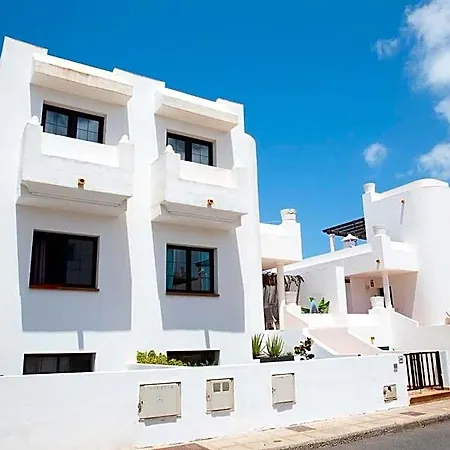 Surf Dream Surfhouse بيت شباب *