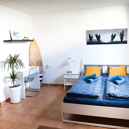 Surf Dream Surfhouse 旅馆