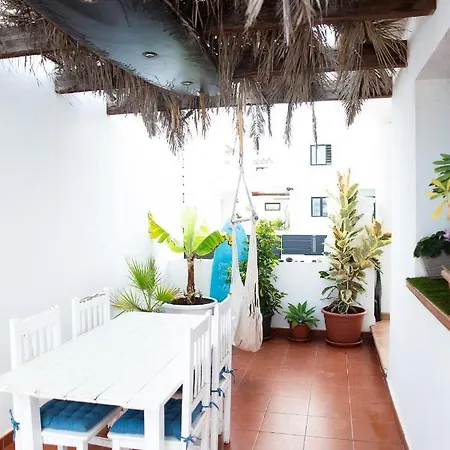 Surf Dream Surfhouse 旅馆 *
